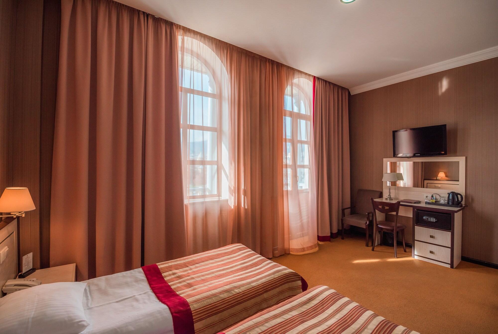 טביליסי Hotel Rikhe Monika מראה חיצוני תמונה