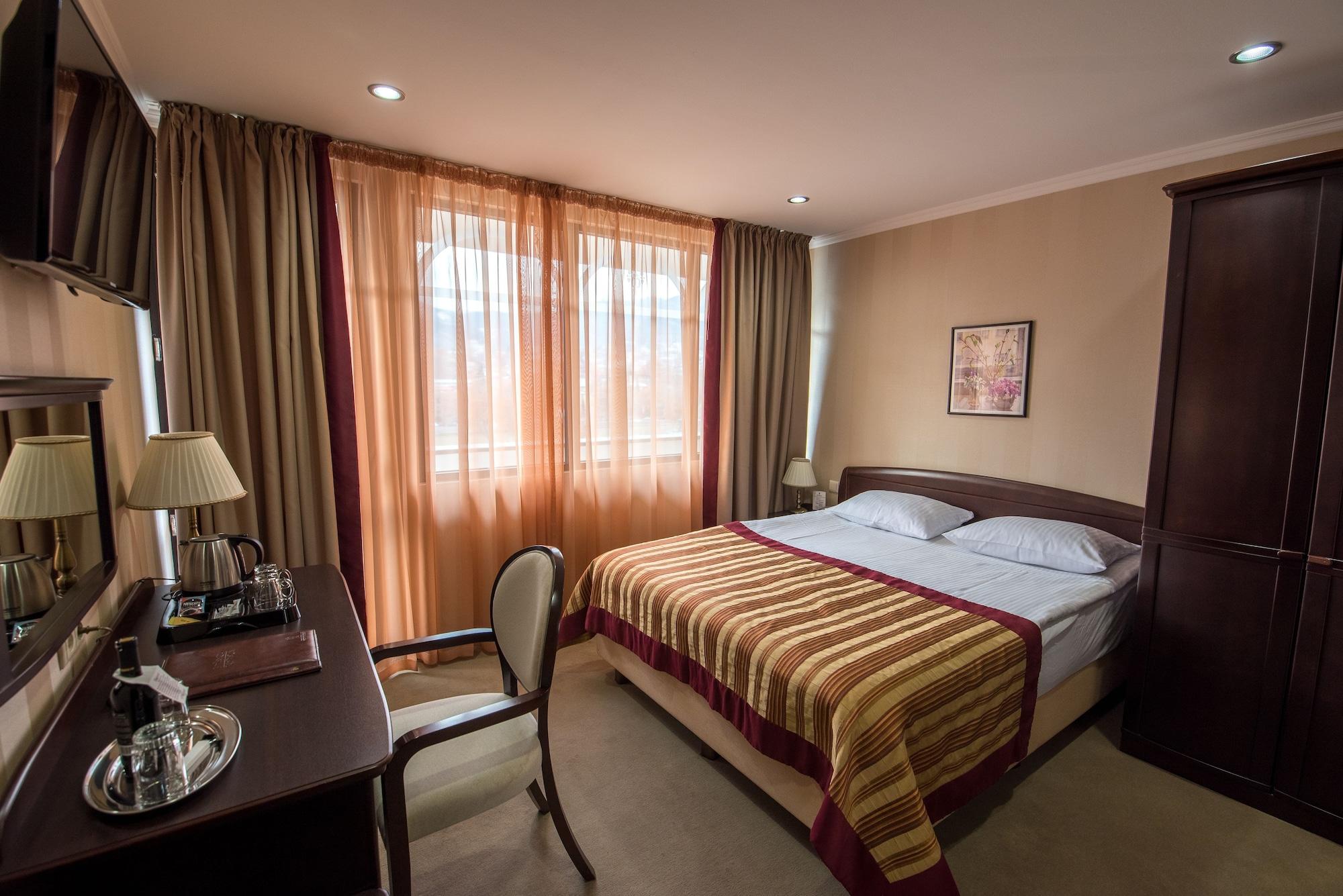 טביליסי Hotel Rikhe Monika מראה חיצוני תמונה