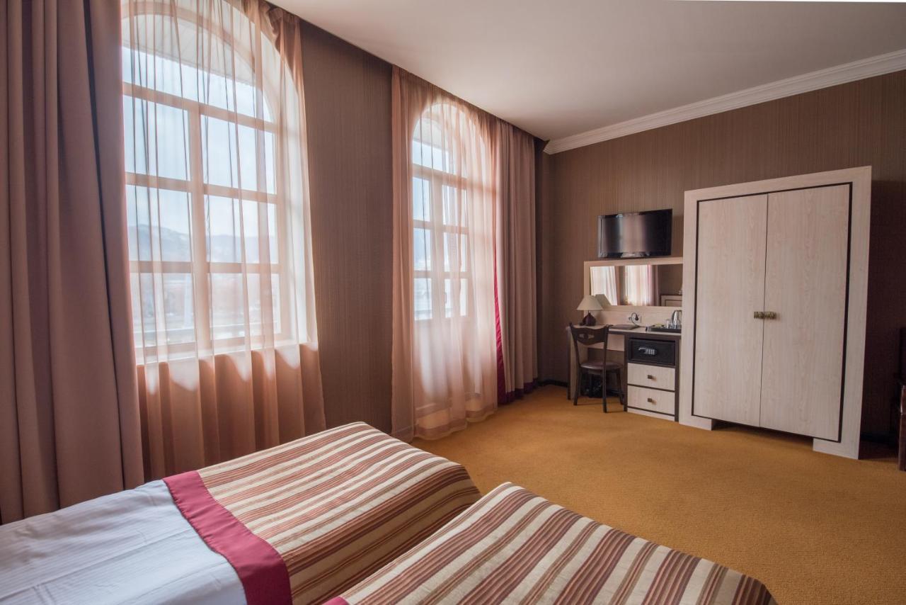 טביליסי Hotel Rikhe Monika מראה חיצוני תמונה