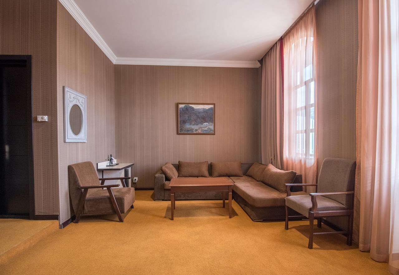 טביליסי Hotel Rikhe Monika מראה חיצוני תמונה